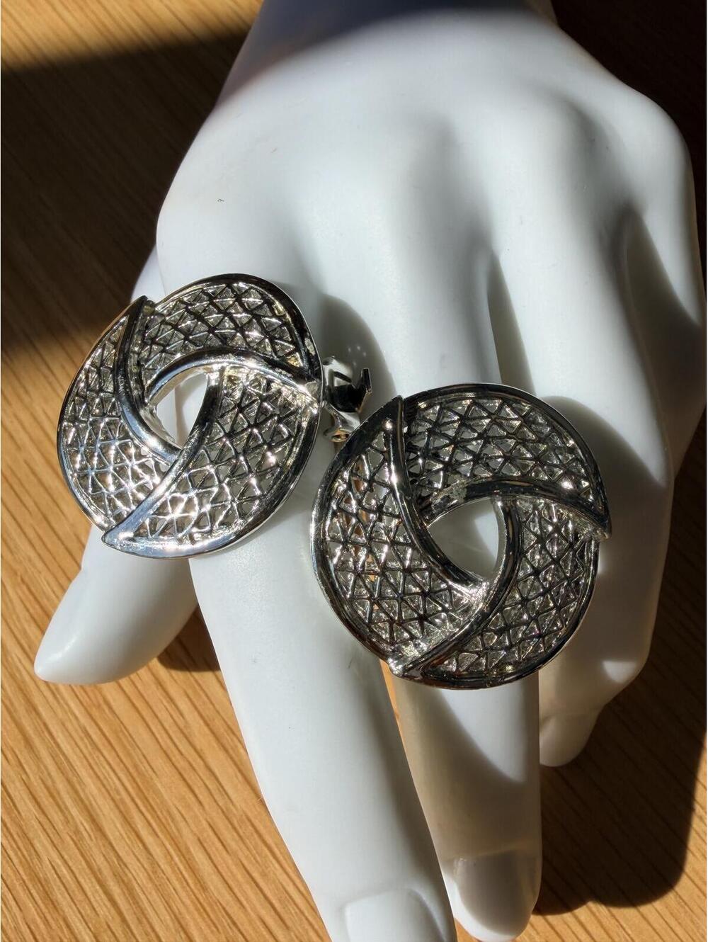 Vintage Sarah Coventry Silver Tone Swirl Clip Earrings